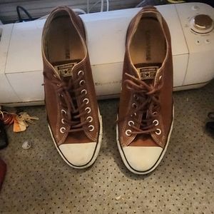 Converse chuck taylors, brown size 10us